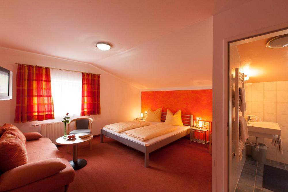 Doppelzimmer mit Zustellbett